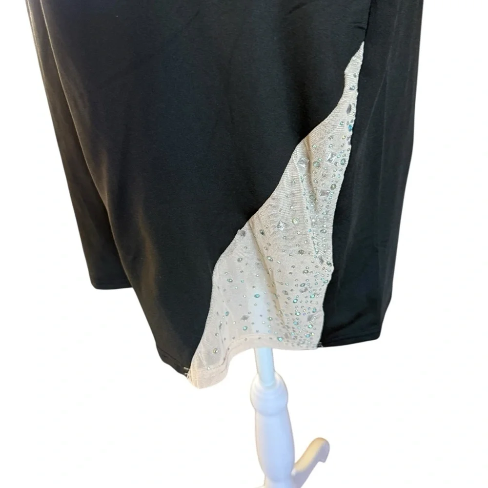 Women’s Black and Cream Dress with Feather Cuffs EUC Size XL